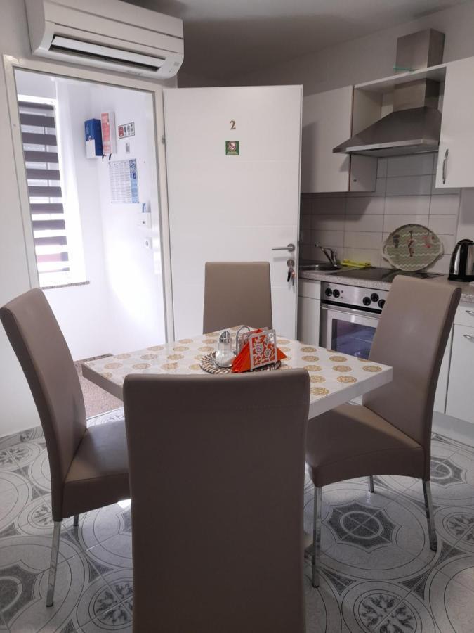 Apartments Donella Umag Exterior foto